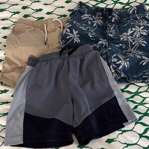 Lot / bundle of three GAP kids shorts size L (10)